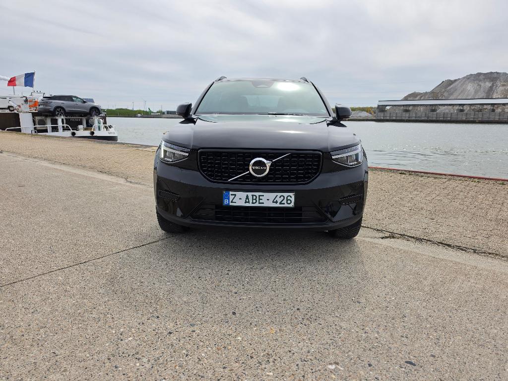Volvo XC40 B3 Dark Plus Limited Edition, Auto's, 4 cilinders, Zwart, Bedrijf, 5 deurs
