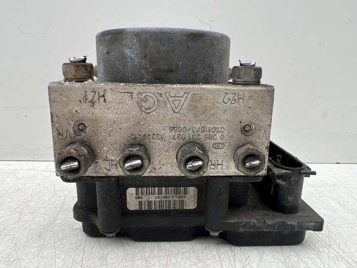 Pompe ABS d'un Opel Corsa, -, Opel, 3 mois de garantie, Utilisé