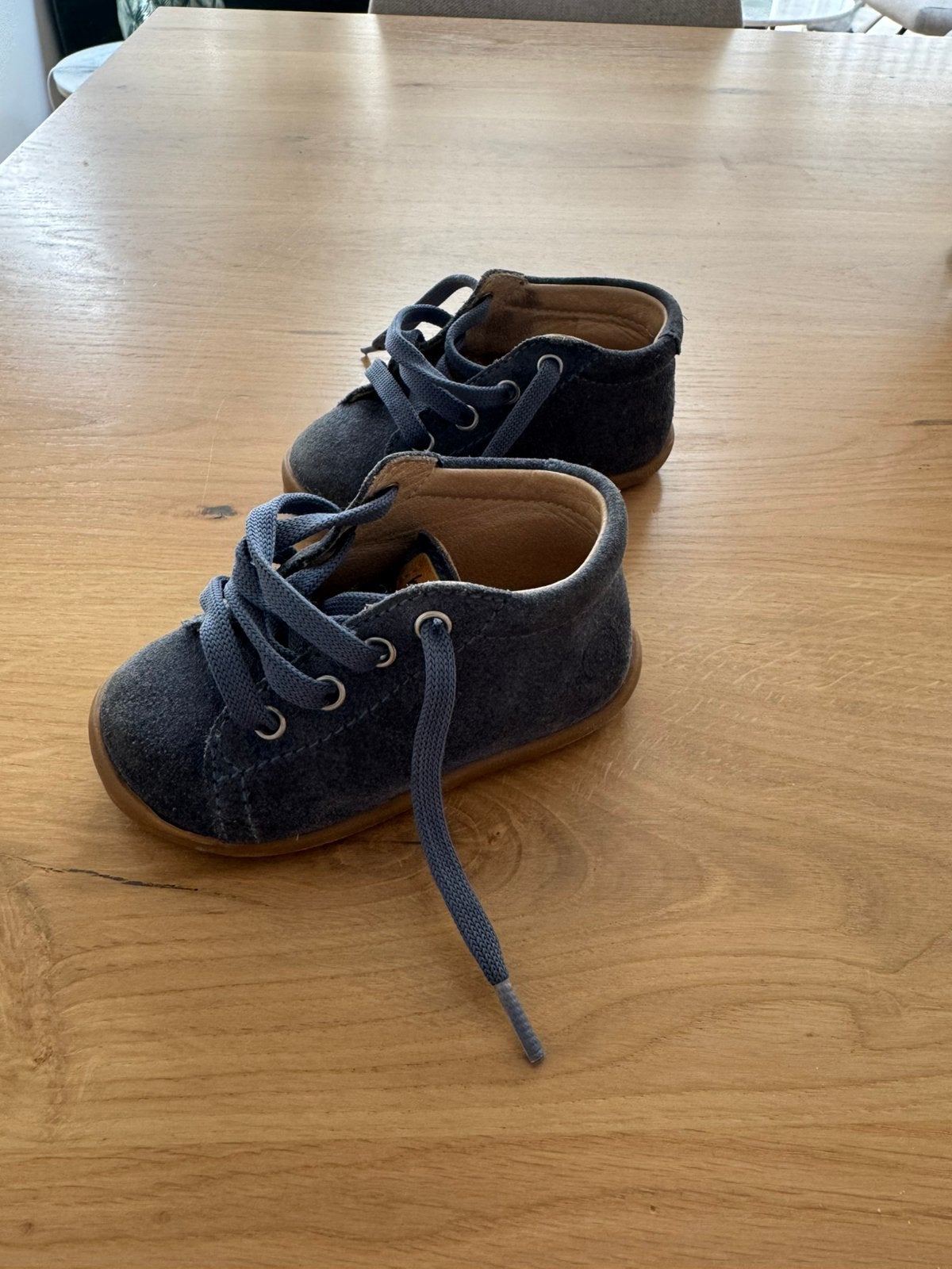 Eerste kinderschoentjes, Ophalen, Schoentjes, Jongetje of Meisje, Zo goed als nieuw