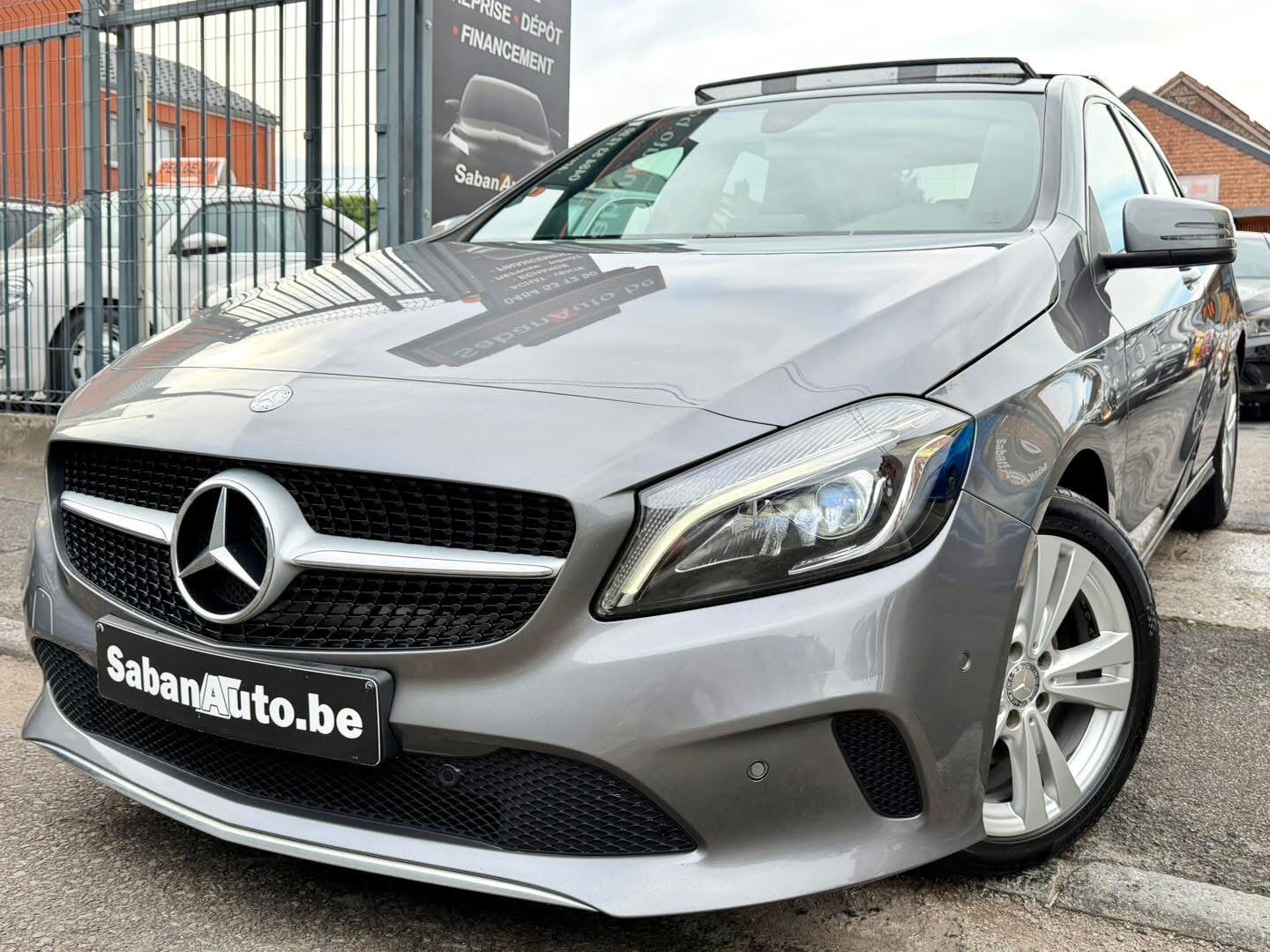 Mercedes A180 Essence EURO 6 B PACK SPORT 11/2016, Auto's, Mercedes-Benz, Euro 6, Bedrijf, 5 deurs, Zilver of Grijs