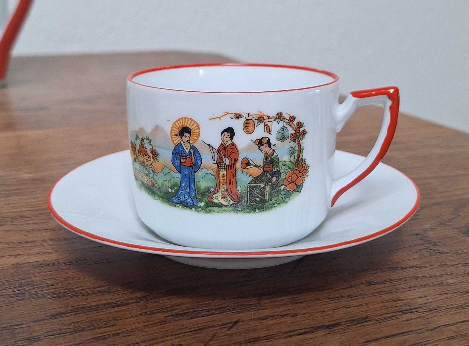 Service de café japonais, Collections, Enlèvement