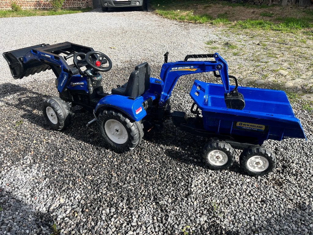 Tracteur pour enfant (5 ans) Falk « New Holland », Enfants & Bébés, Enlèvement, Utilisé, Véhicule à pédales