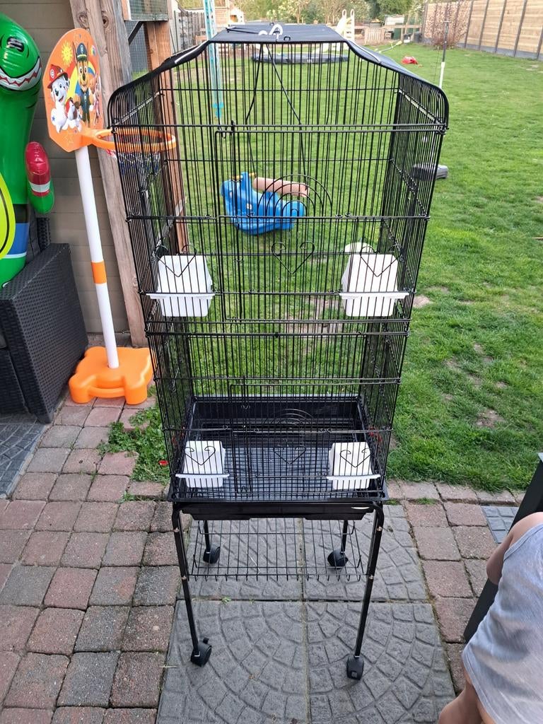 Vogelkooi 4 nieuw heeft maar 3 dagen een vogeltje ingezeten, Dieren en Toebehoren, Vogels | Hokken en Kooien, Ophalen, Vogelkooi