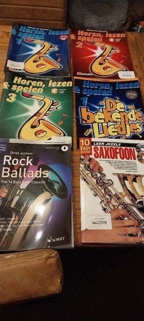 Muziekboeken saxofoon 20 euro voor alles, Muziek en Instrumenten, Ophalen, Gebruikt, Alt