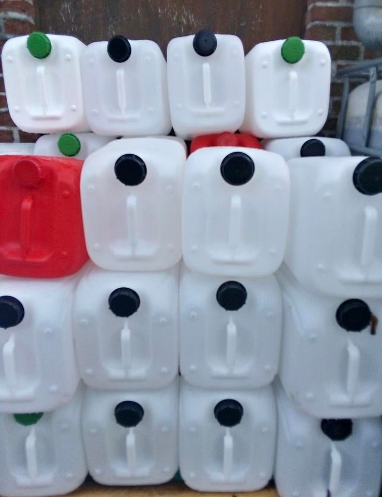 Bidons 50 pièces 20-25l, Enlèvement, Comme neuf