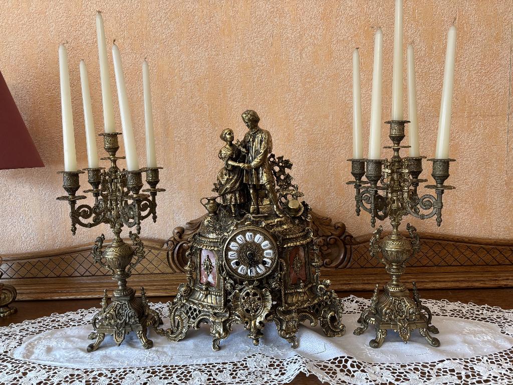Antieke schouwklok met kandelaars – Franse stijl, Enlèvement