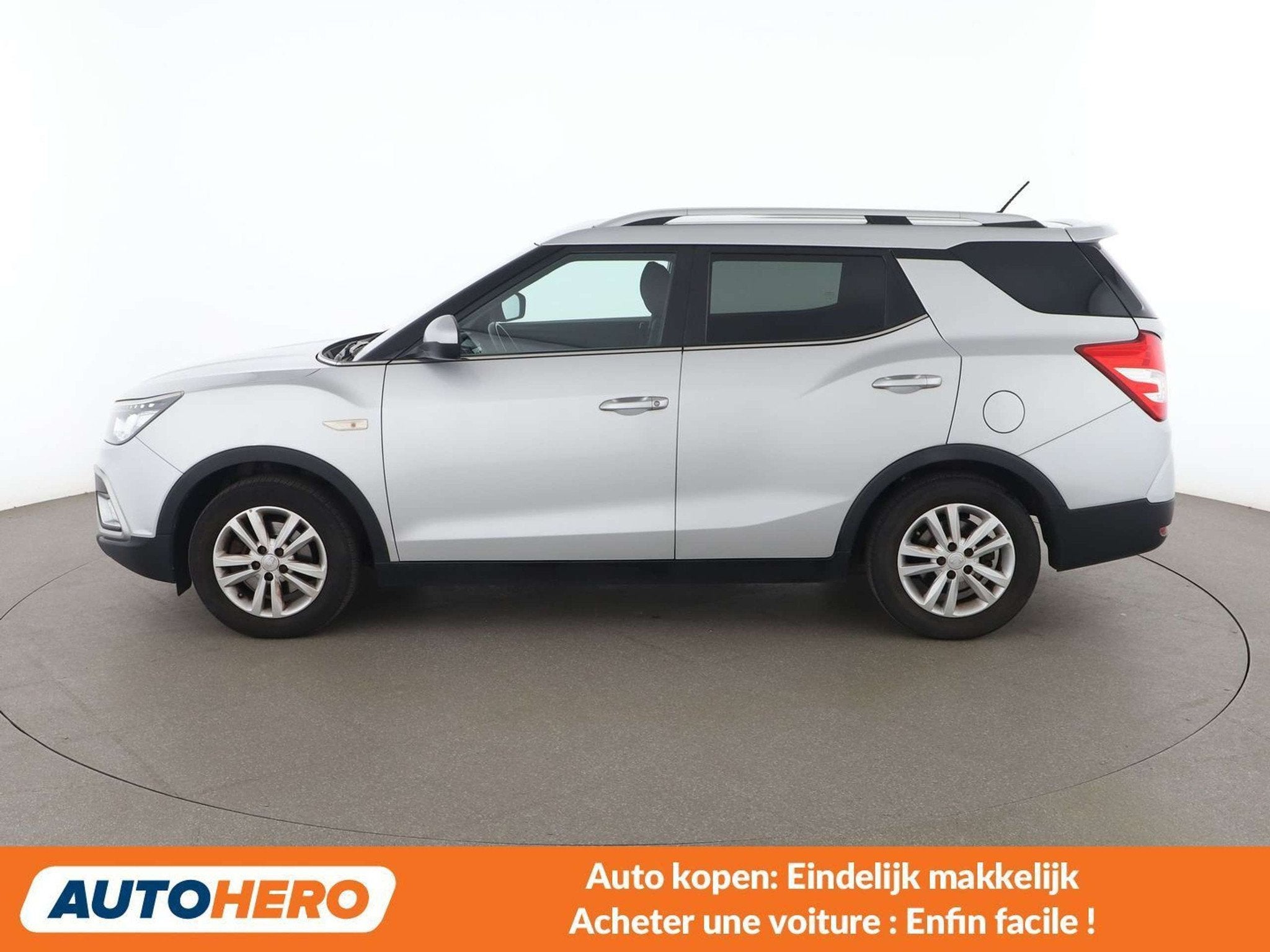 SsangYong XLV 1.6 Be 4x2 (bj 2018), Auto's, Gebruikt, Zwart, 128 pk, XLV