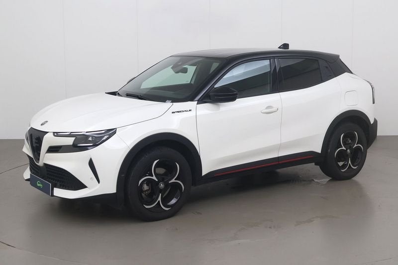Alfa Romeo Junior 1.2 turbo hybrid speciale 136 AT, Auto's, https://public.car-pass.be/vhr/2058c780-df34-42eb-8e93-fffdd0c8bfe7