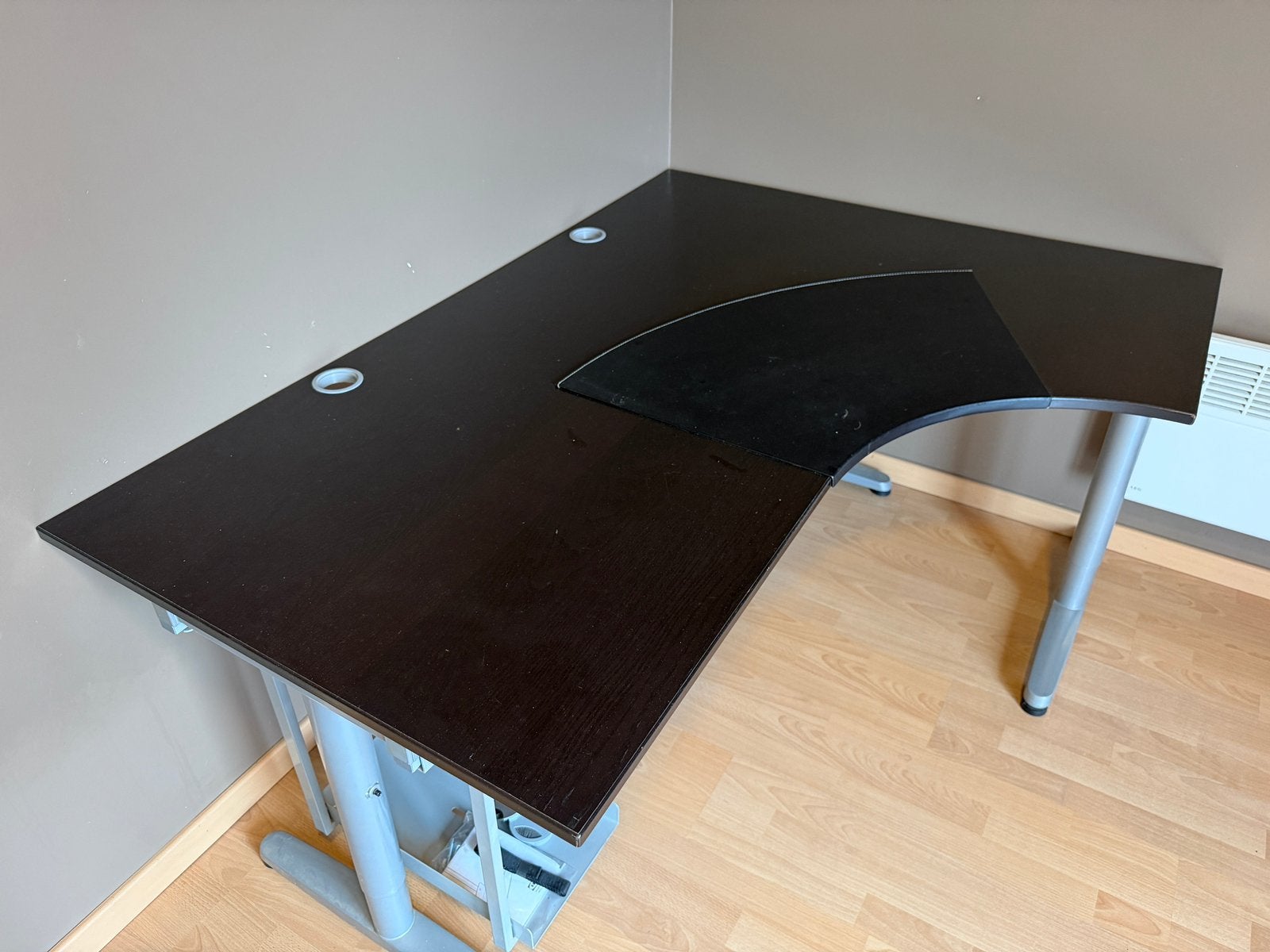 Hoekbureau zwart - Galant, Ophalen, Zwart, 160 cm, Gebruikt