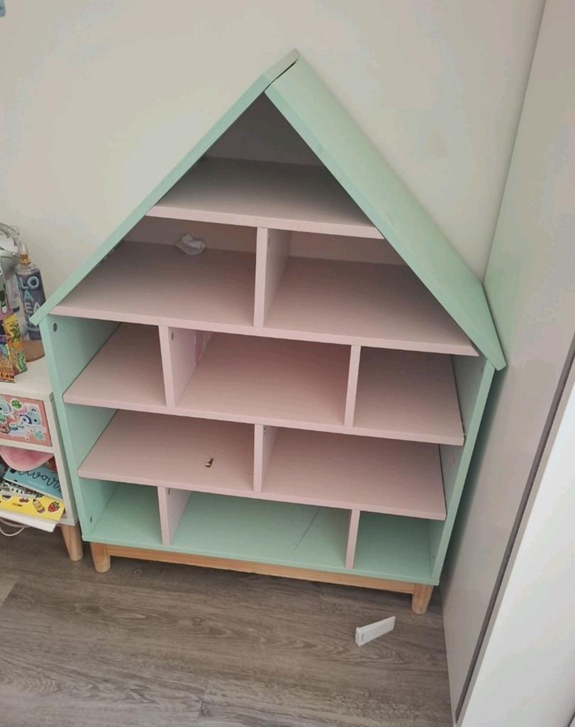 Kinderbibliotheek of poppenhuis, Ophalen