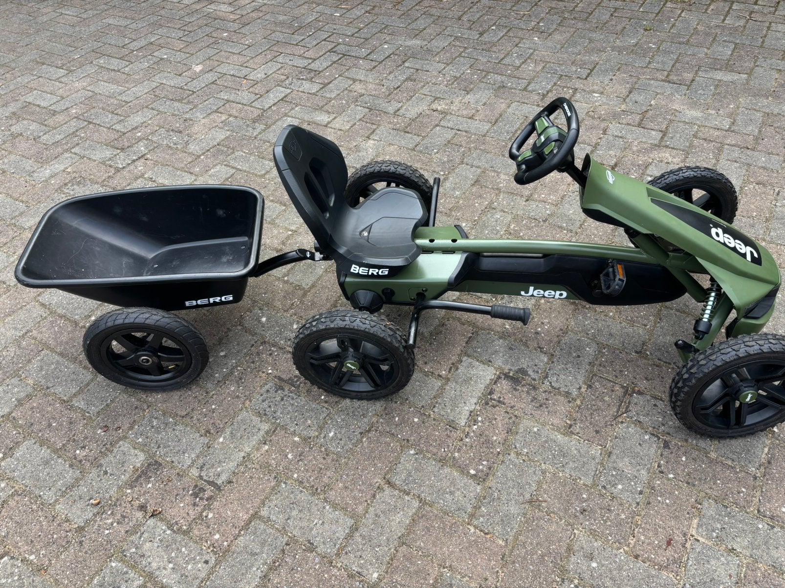 Kart à pédales BERG Jeep avec remorque, Enfants & Bébés, Jouets | Extérieur | Go-cart & Cuistax, Enlèvement, Utilisé, Berg, Avec chariot ou remorque