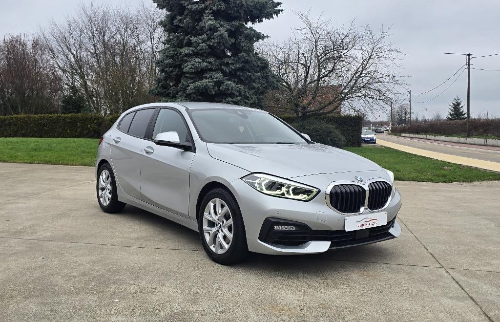 BMW 116i Aut.** CarPlay - Camera - 59.000 km ** Garantie 12M, Auto's, BMW, 116 g/km, 5 zetels, 5 deurs, 3 cilinders