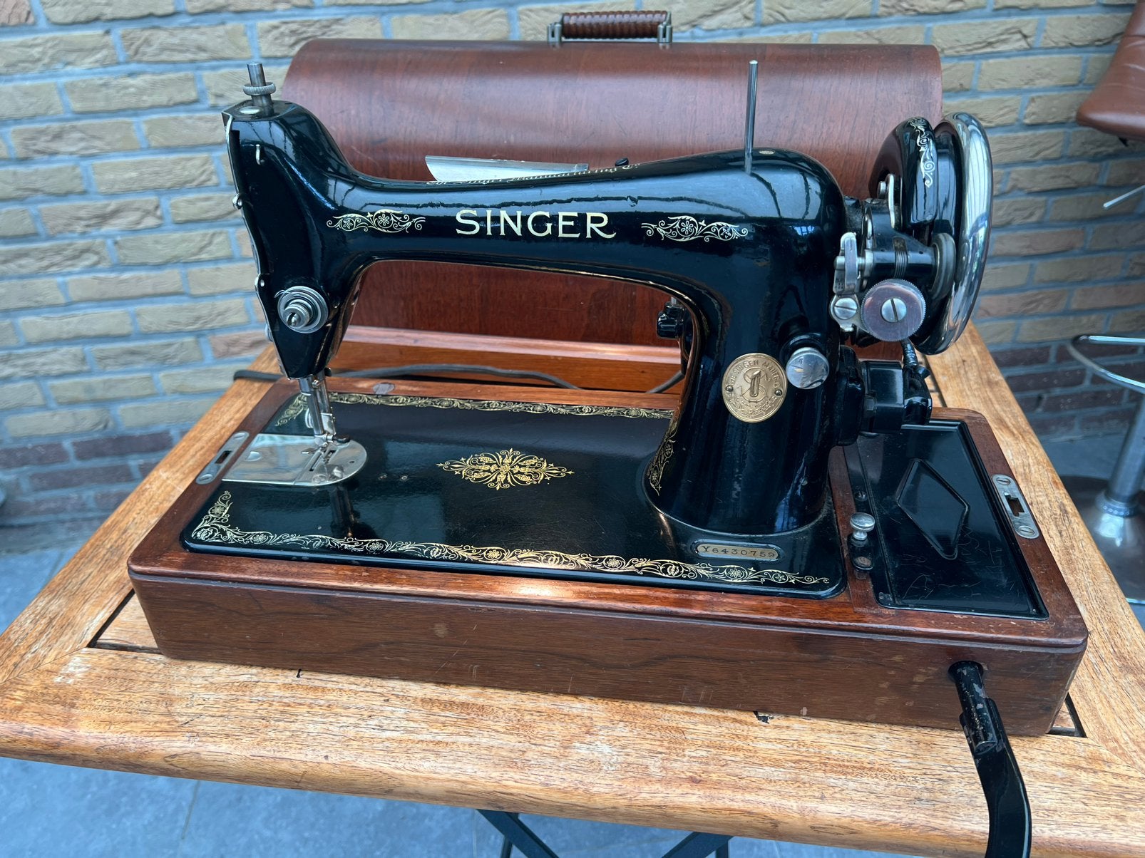 Singer naaimachine met kniehendel, Antiek en Kunst, Antiek | Naaimachines, Ophalen