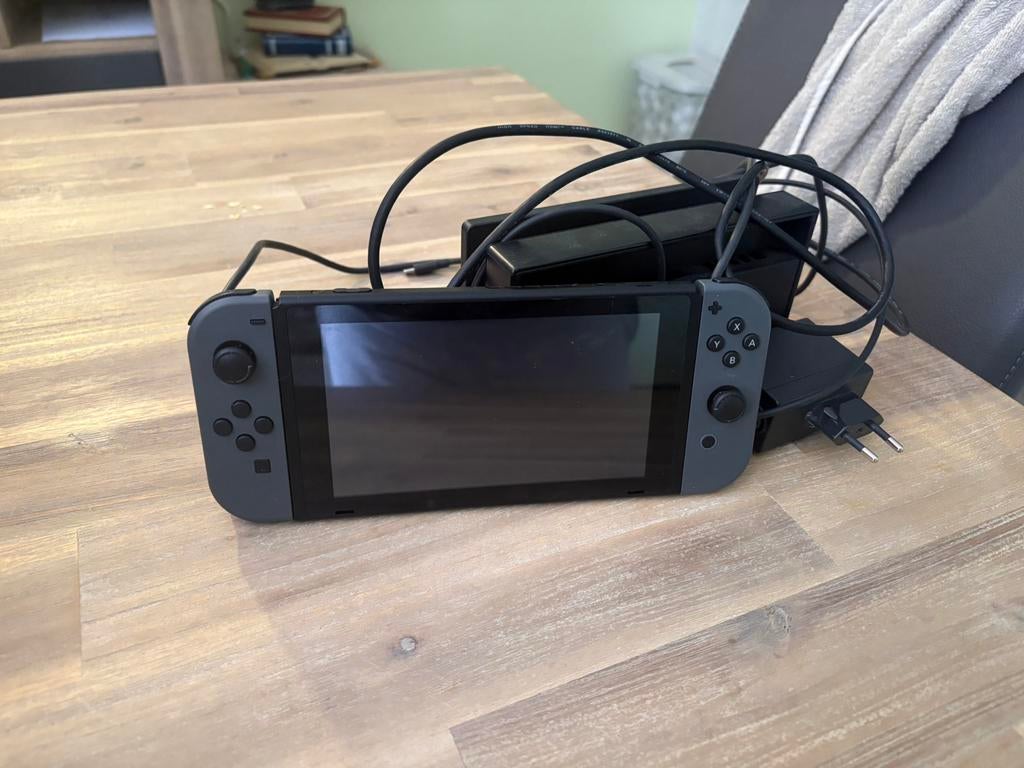 Nintendo switch met games, Games en Spelcomputers, Met 2 controllers, Ophalen of Verzenden, Switch Original, Gebruikt