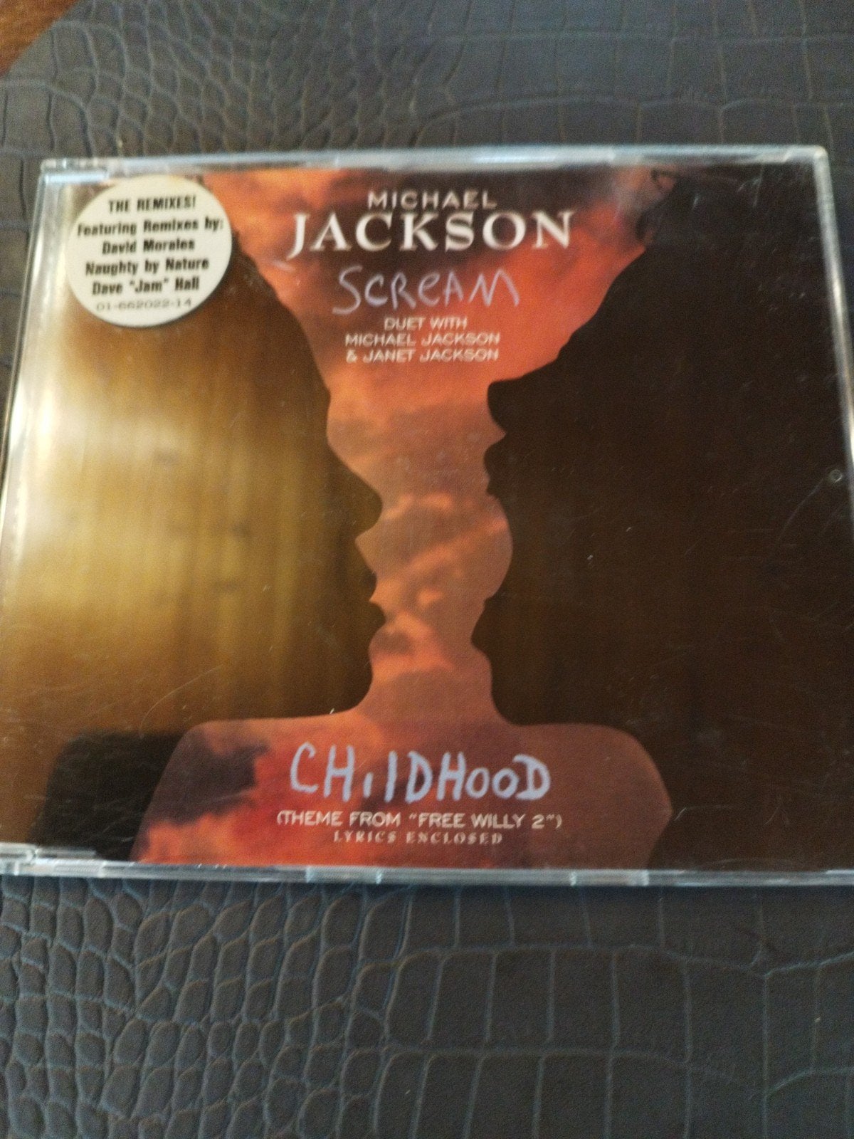 Michael Jackson Cd Scream duet met Janet, Enlèvement