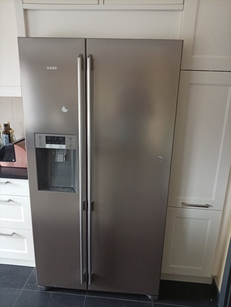 GRATIS kapotte Amerikaanse frigo AEG, Enlèvement, Ne fonctionne pas, Avec compartiment congélateur
