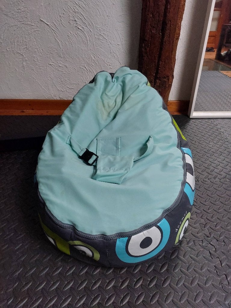 Pouf bébé, Enlèvement, Utilisé, Avec ceinture(s)