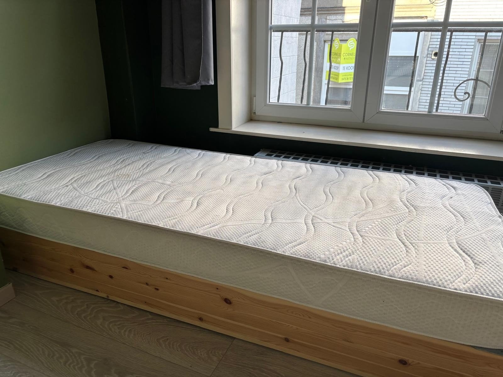 bed met matras, Ophalen, Gebruikt, Eenpersoons, Bruin