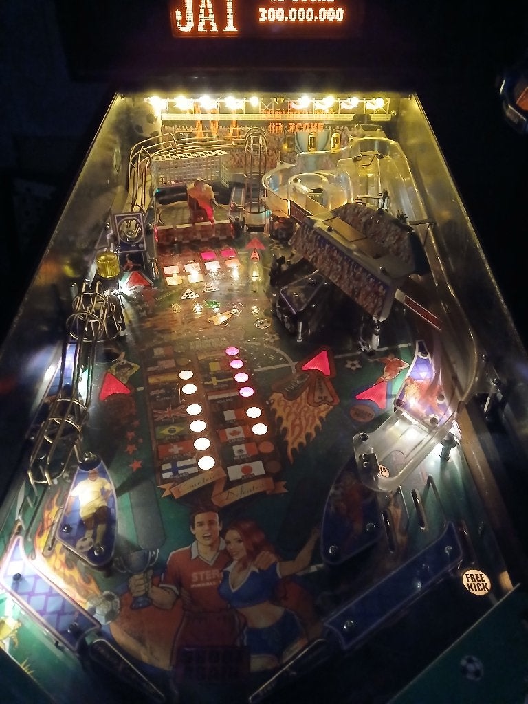 Striker Xtreme moet worden gerepareerd, Verzamelen, Automaten | Flipperkasten, Ophalen, Gebruikt, Stern, Dot-matrix