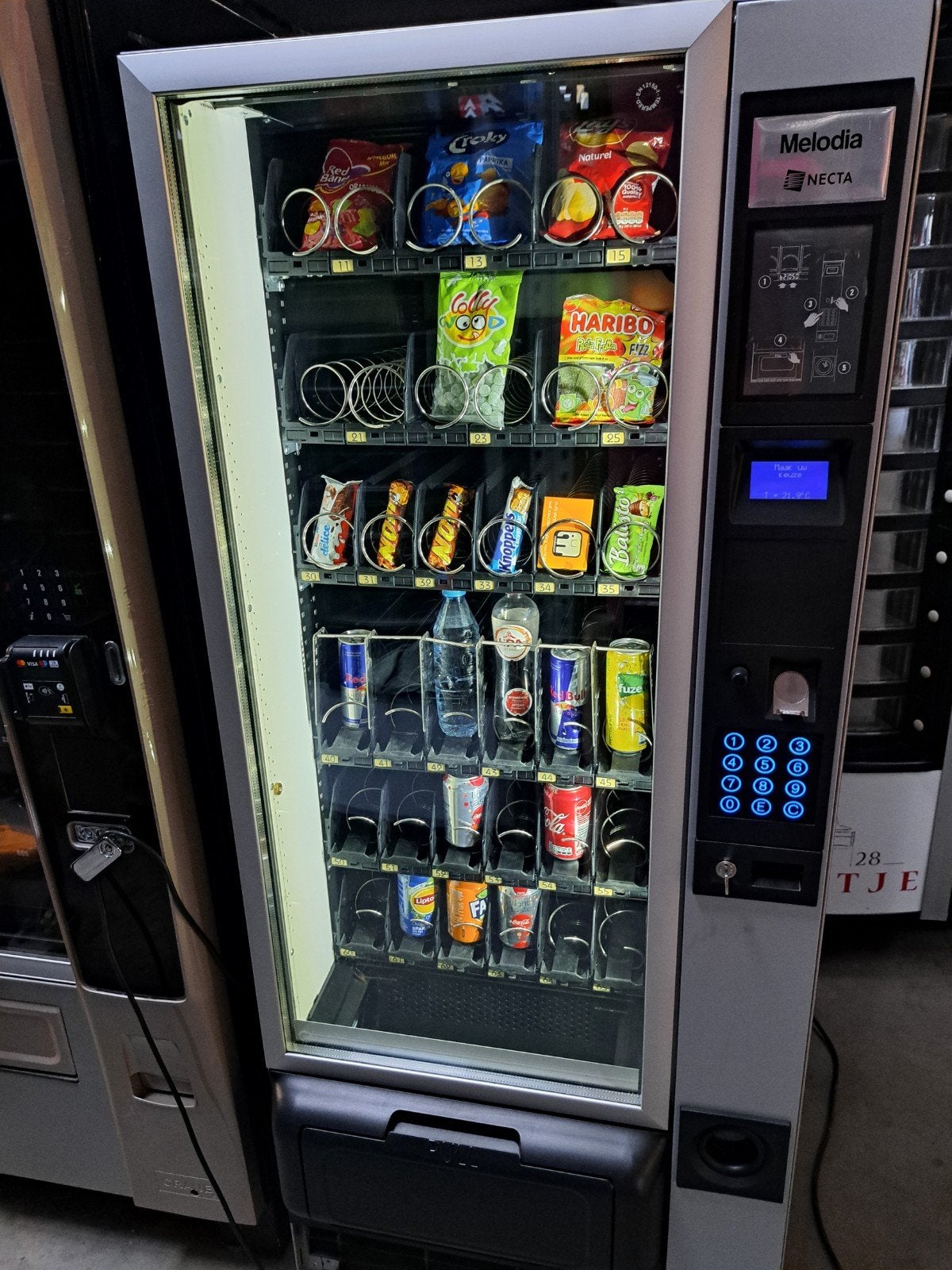 fris / snack automaat compact model gekoeld, Verzamelen, Automaten | Overige, Ophalen