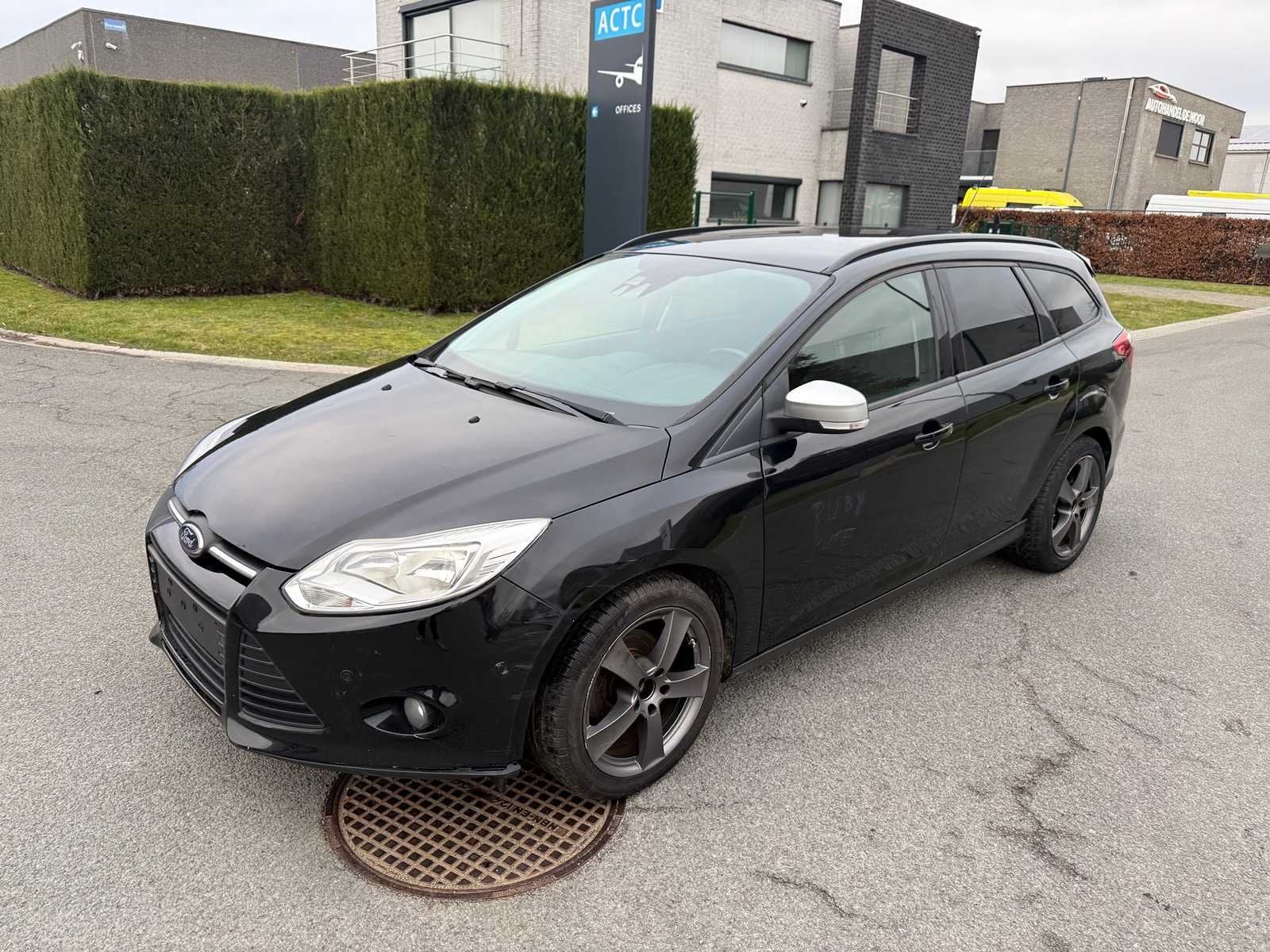 FORD - 2014 - FOCUS - Personenauto, Auto's, Focus, Euro 5, Gebruikt, Bedrijf
