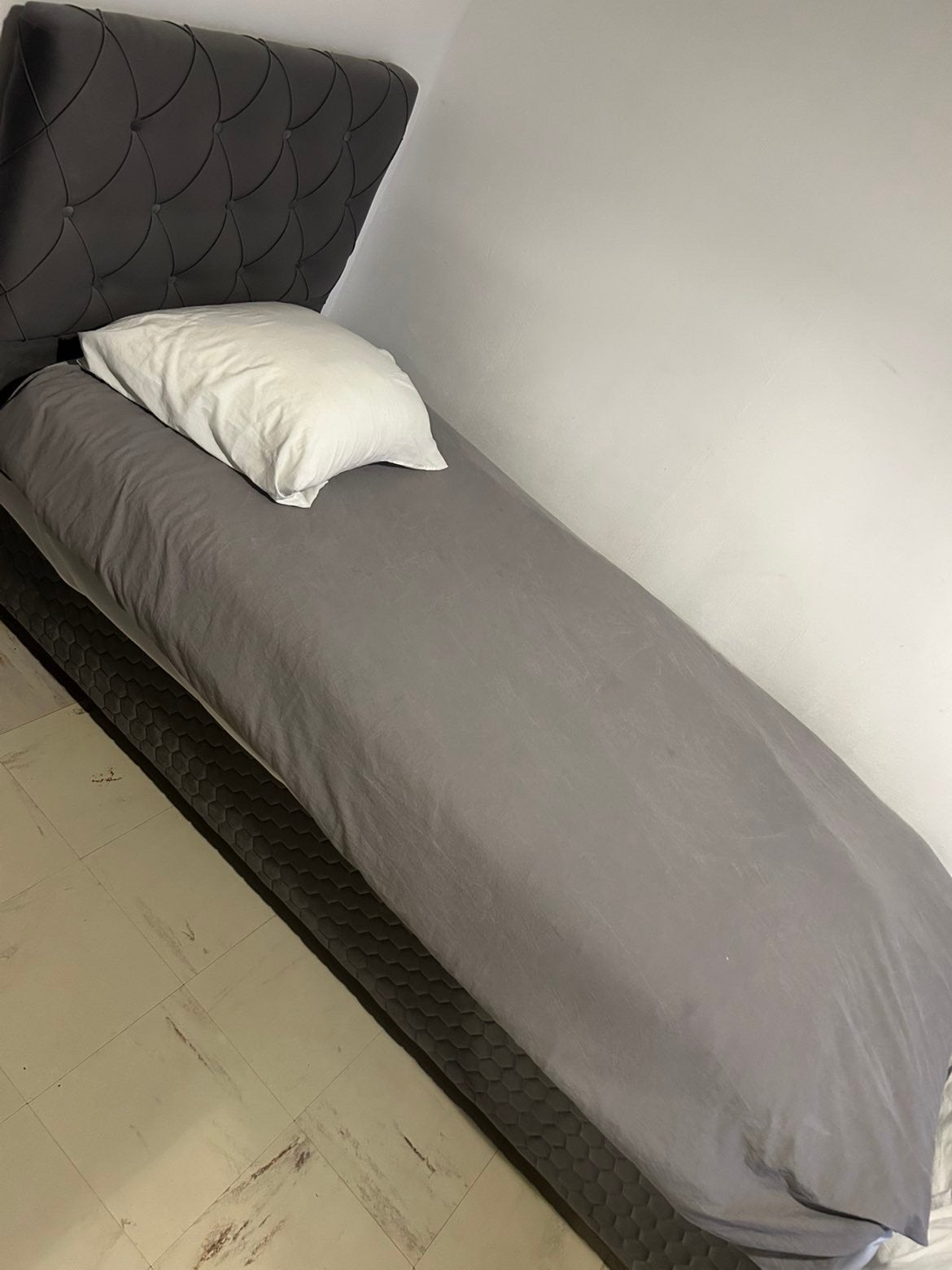 Lit + matelas, Enlèvement, Comme neuf