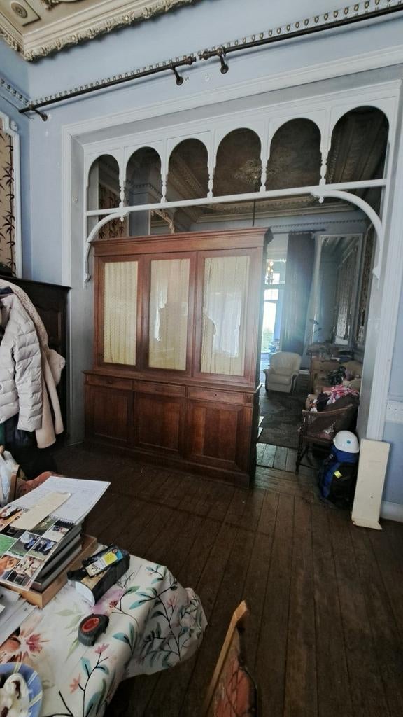 Schitterend antiek meubilair — raam van de apotheek, Ophalen