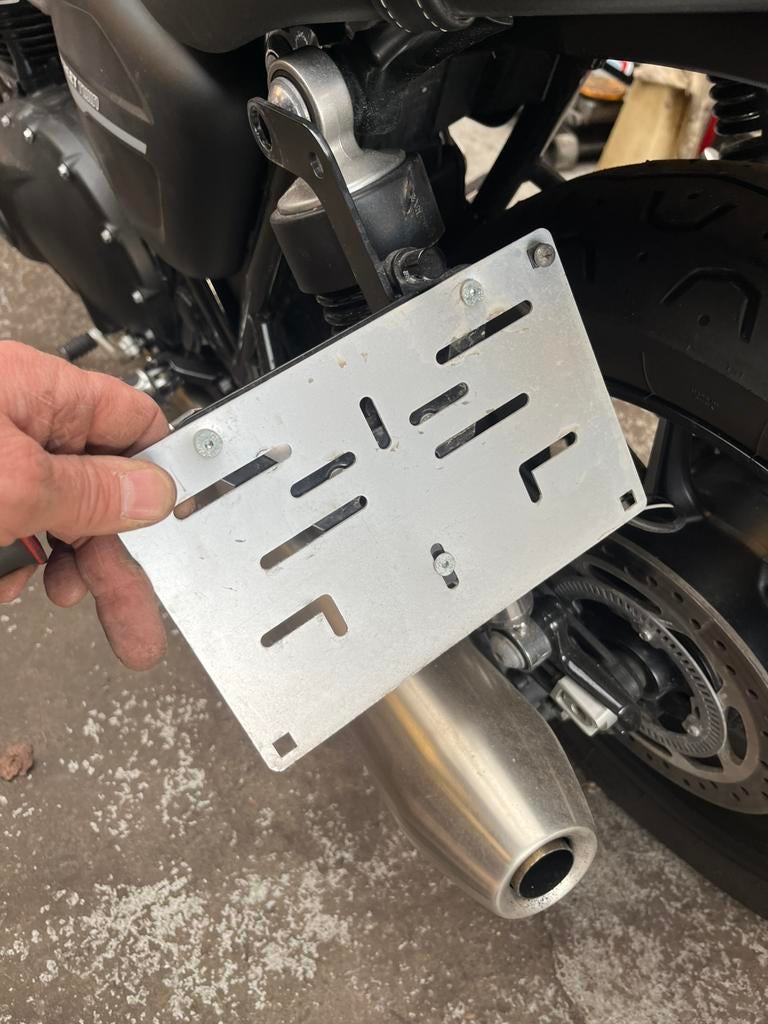 Kentekenplaathouder / side mount motor + LED verlichting, Motos, Accessoires | Autre, Enlèvement