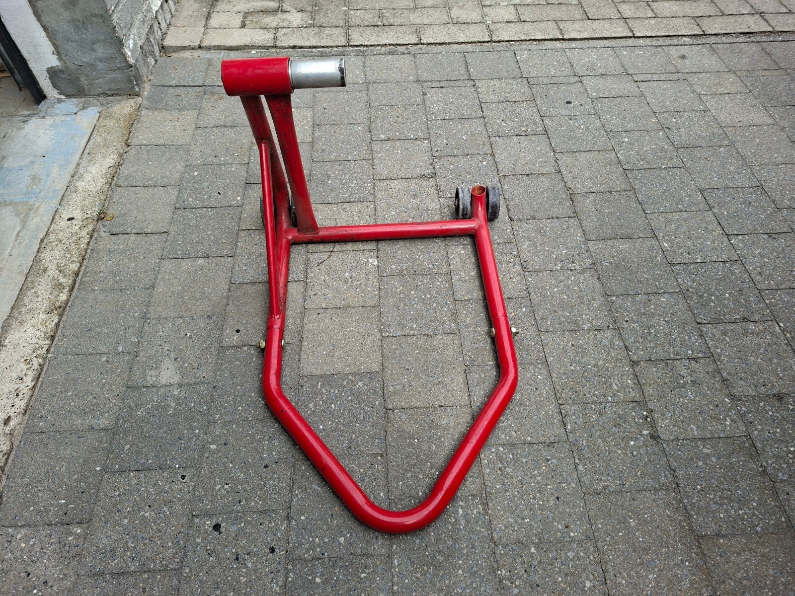 Paddock standaard. Monoarm., Motoren, Ophalen