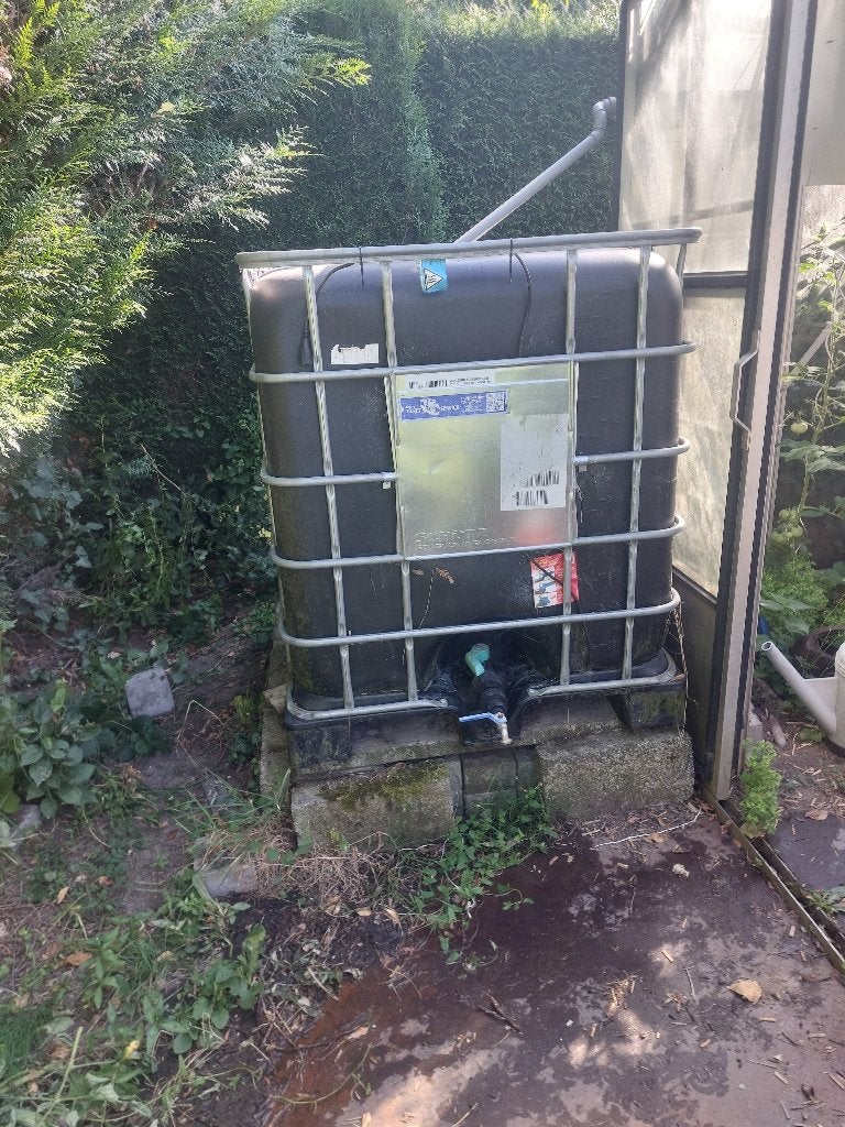 Cuve noire d'eau de pluie de 1000L, Ophalen, Gebruikt