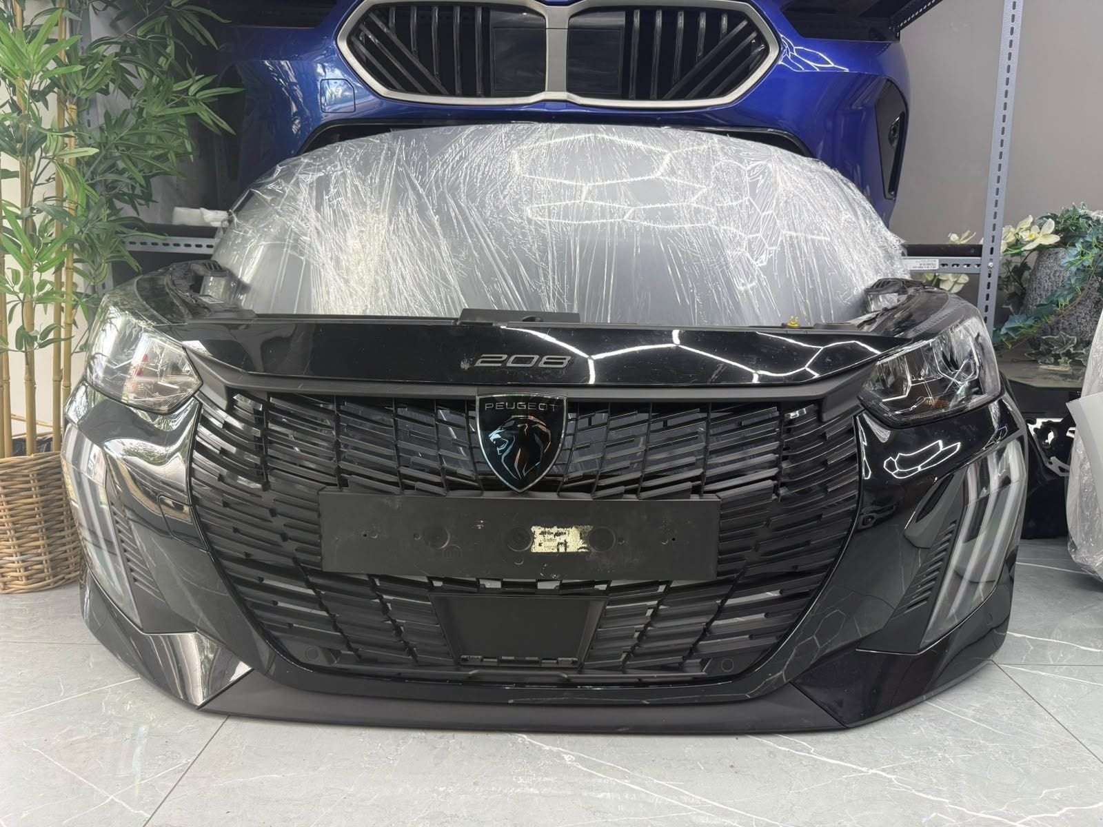 Kit de phares avant LED pour capot et pare-chocs avant Peuge, Taurusavenue 1
2132 LS  Hoofddorp, NL, Contact.group@renault.com
