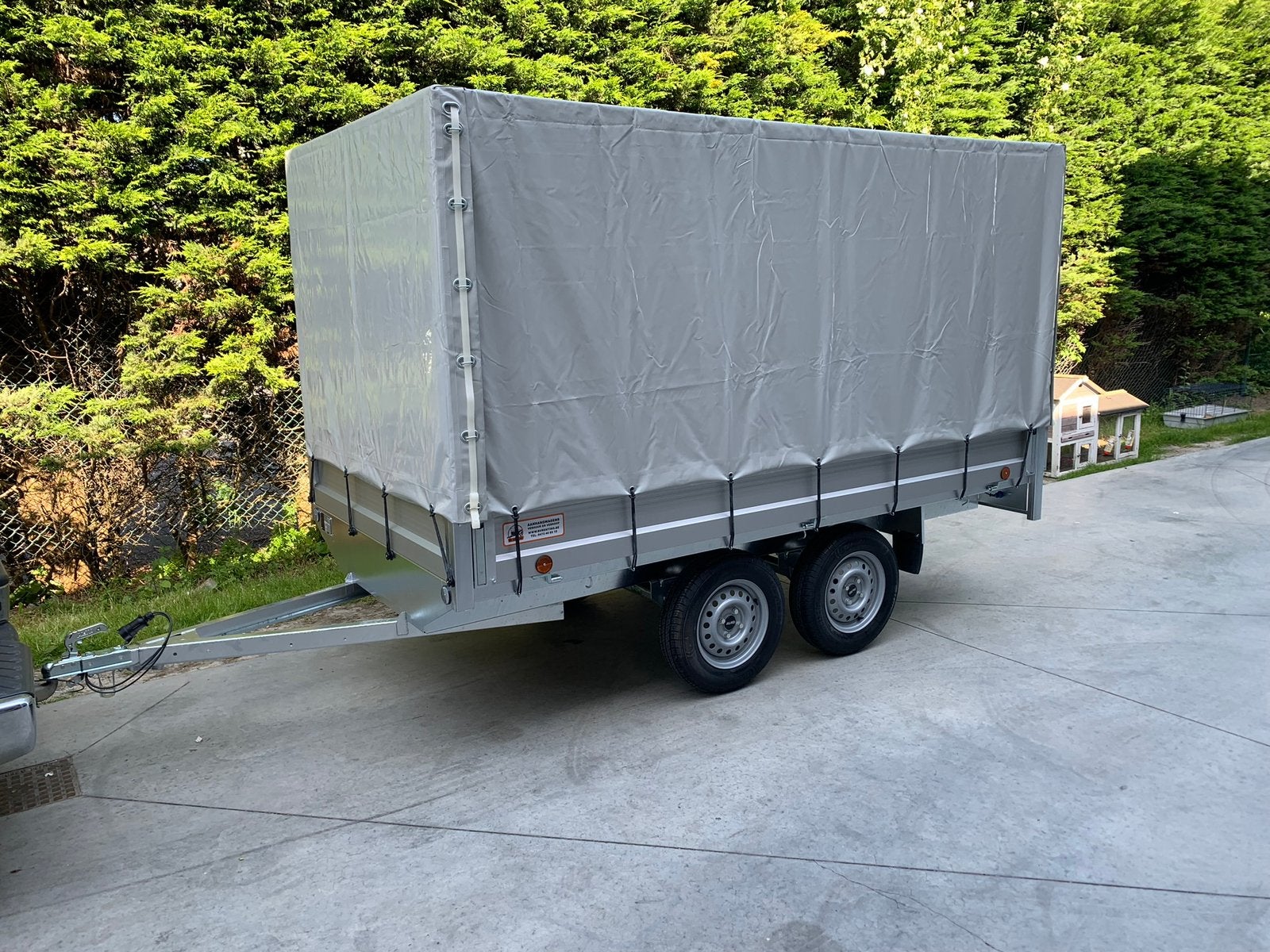 Plateau aanhangwagen met huifopbouw, Ophalen, Nieuw