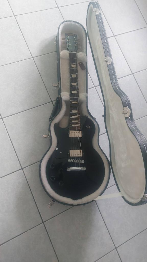 Gibson Les Paul  Studio 2011 ebony LH, Musique & Instruments, Instruments à corde | Guitares | Électriques, Enlèvement, Utilisé