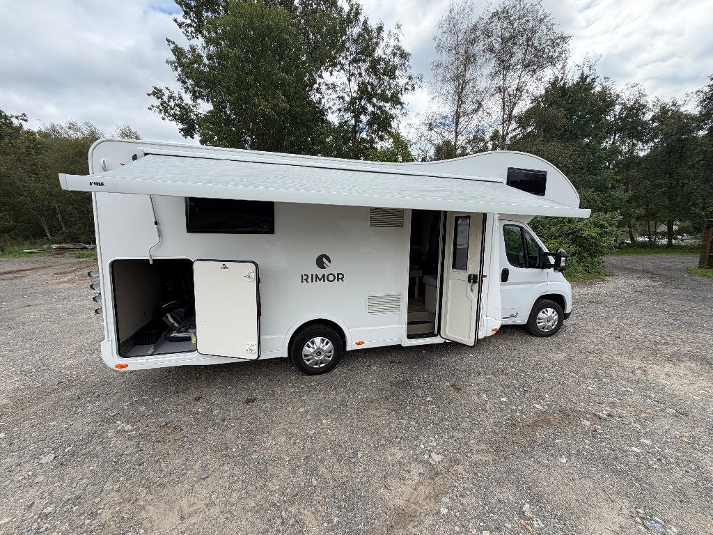 Ruime en luxe Rimor Kilig 695 uit 2026, Jusqu'à 5, ABS, Ford, Diesel