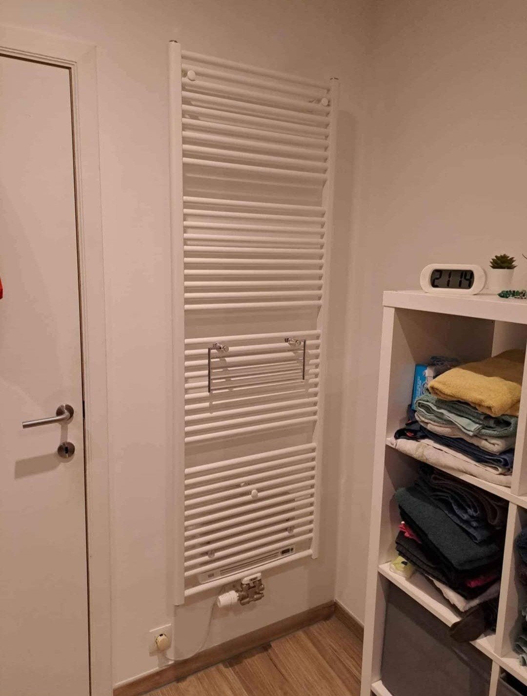 Radiateur sèche serviette (salle de bain) Vasco Iris, Bricolage & Construction, Enlèvement, Radiateur