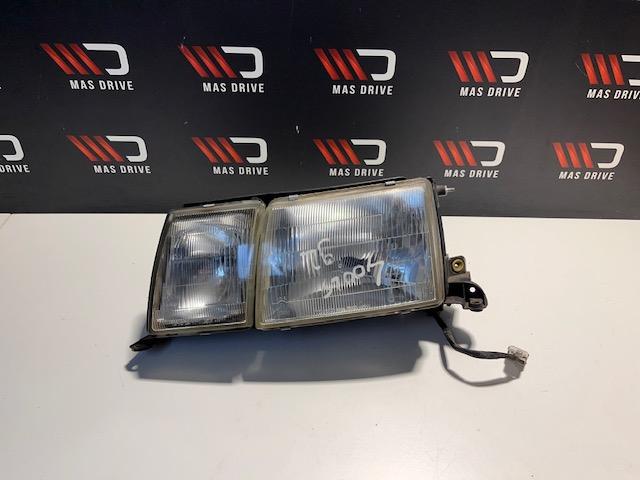 Lexus ls400 koplamp UCF10 links, Gebruikt