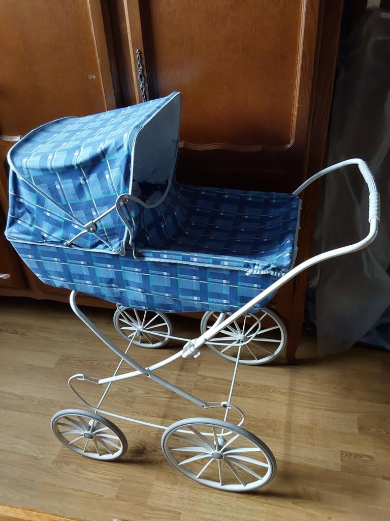 Landau pour poupée, Enlèvement
