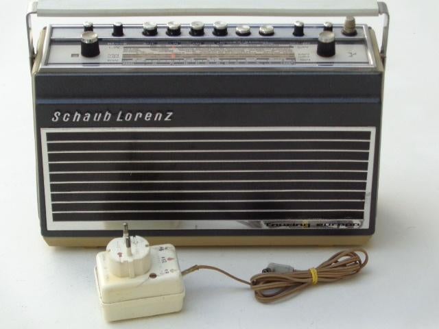 Radio SCHAUB LORENZ TOURING EUROPA uit 1969 met Adapter, Ophalen of Verzenden, Niet werkend, Transistorradio