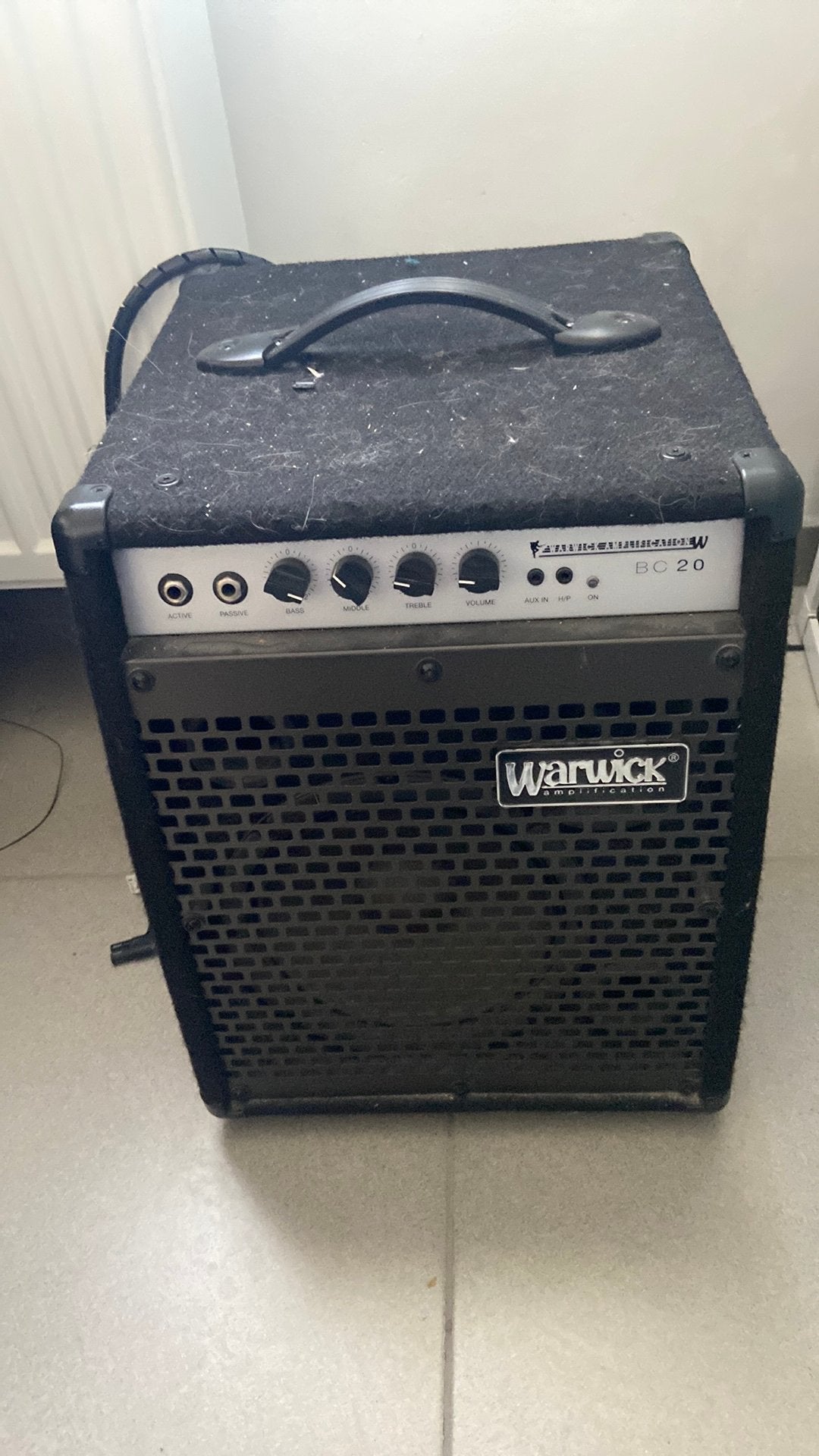 Basgitaar ibanez en versterker warwwick 20 watt, Muziek en Instrumenten, Versterkers | Bas en Gitaar, Ophalen, Gebruikt, Basgitaar