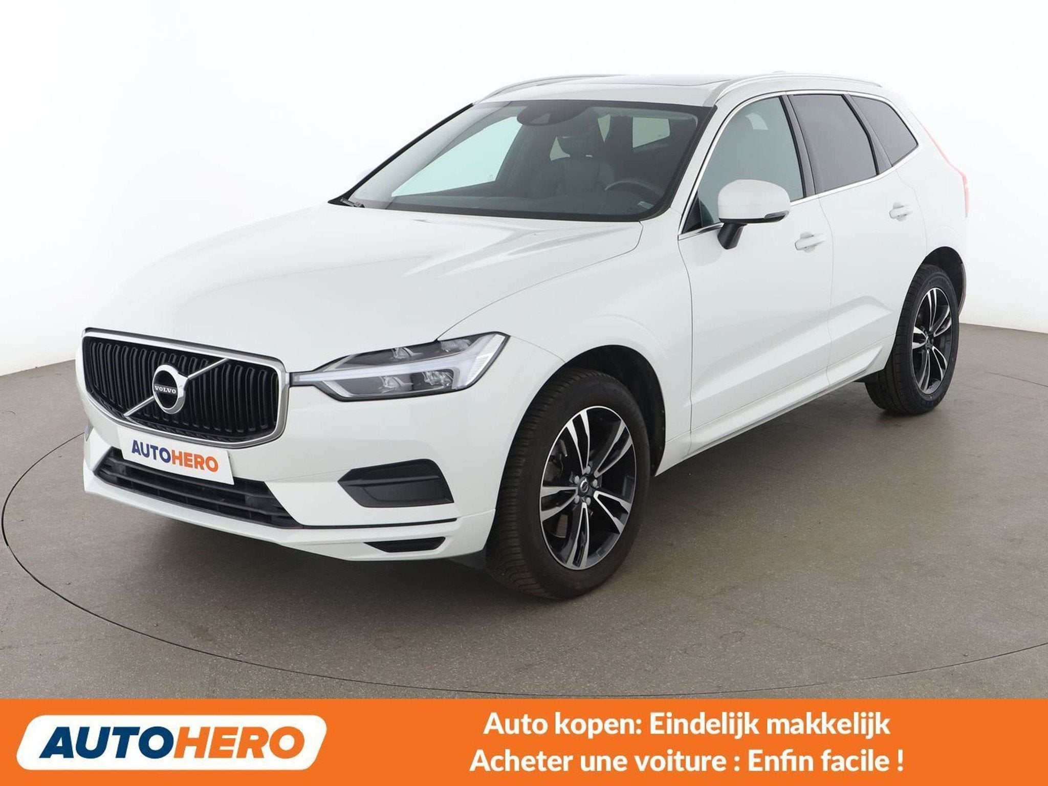 Volvo XC60 2.0 T4 Momentum Pro 2WD (bj 2019, automaat), Auto's, Volvo, Gebruikt, 1969 cc, Wit, Leder