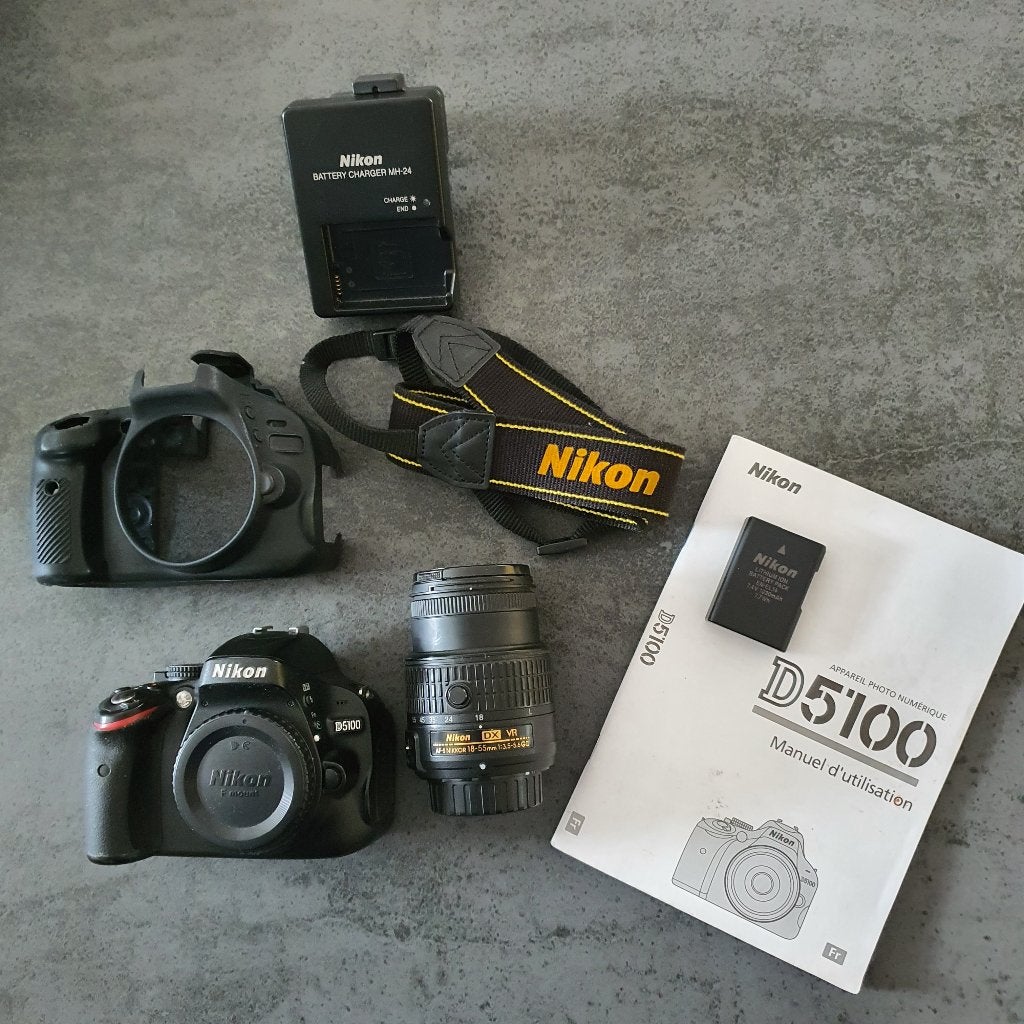 Nikon D5100, TV, Hi-fi & Vidéo, Comme neuf, Écran inclinable/pivotant, Enlèvement, Chargeur