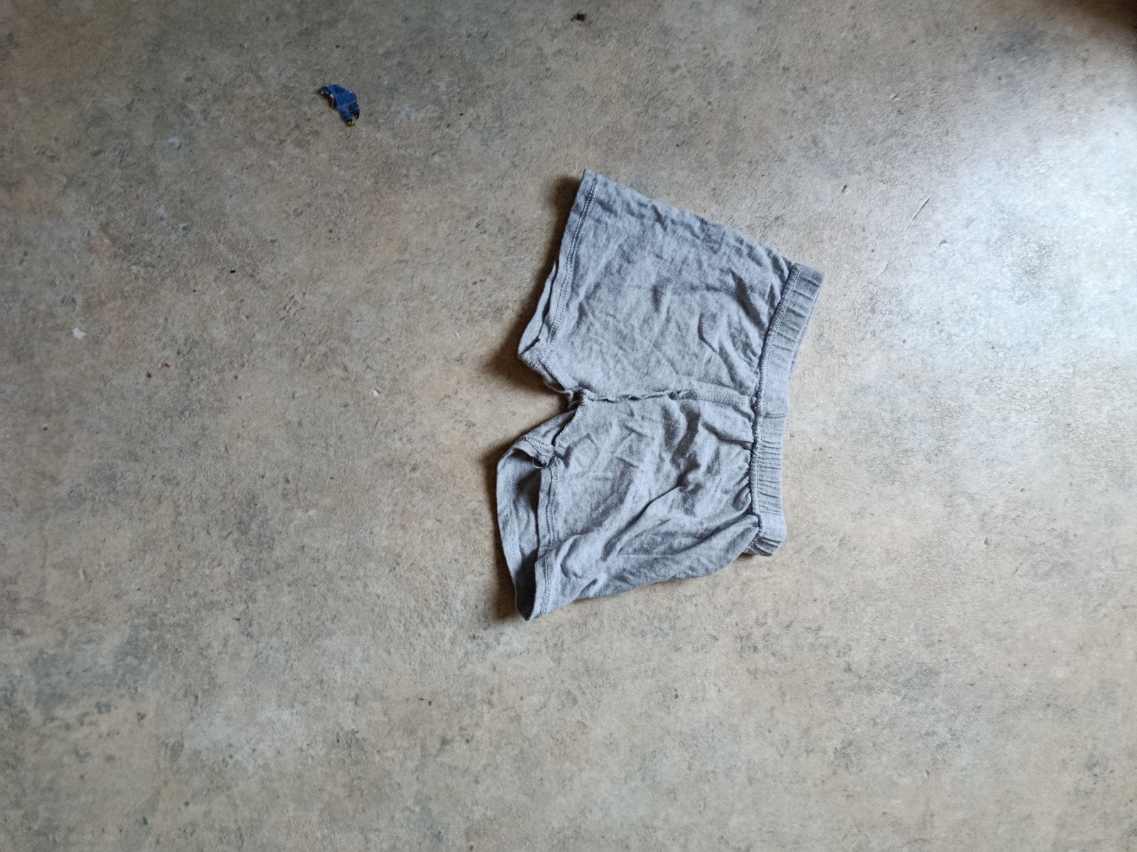 short, Enlèvement