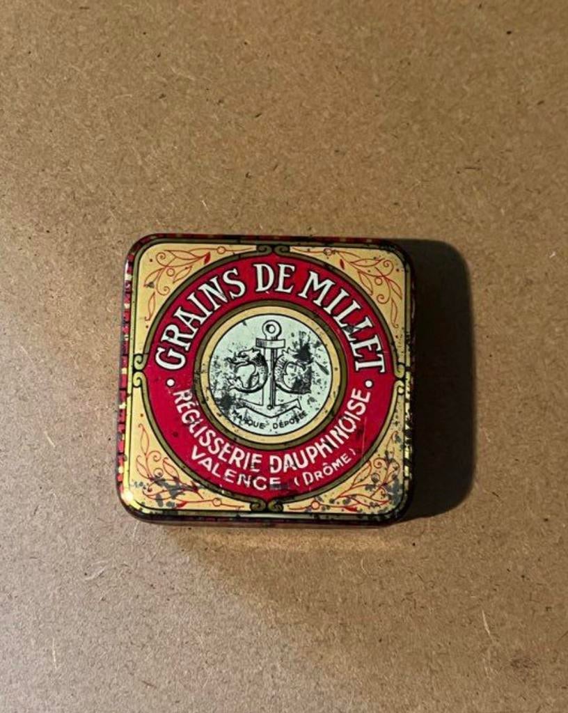 ancienne en métal, GRAINS DE MILLET, REGLISSERIE DAUPHINOISE, Enlèvement ou Envoi, Comme neuf