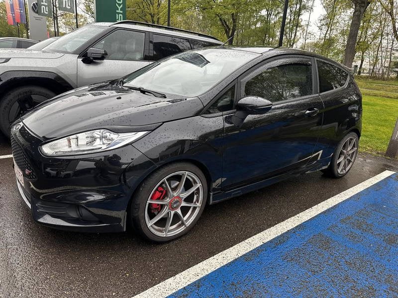 FORD FIESTA ST2 182PK, Auto's, Navigatiesysteem, 135 kW, Zwart, Overige kleuren