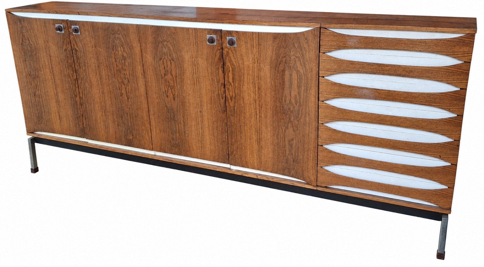 Buffet vintage, Enlèvement