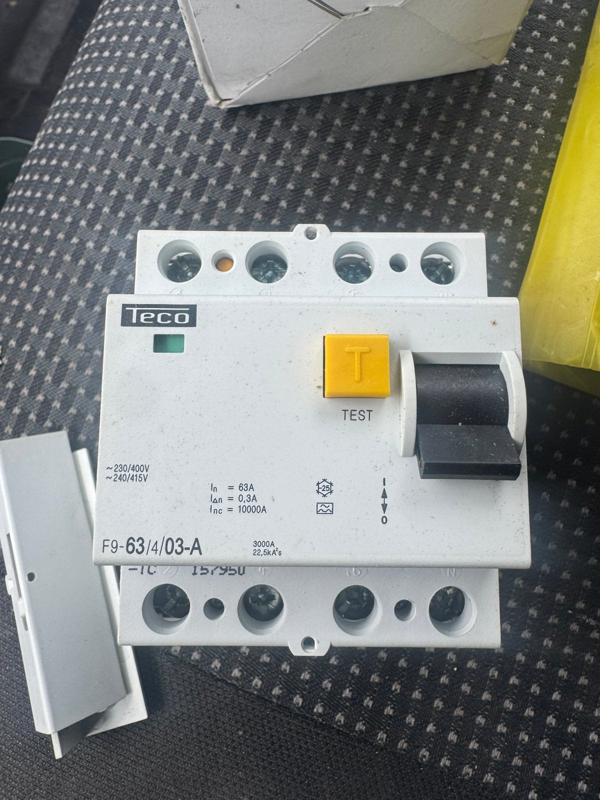 Teco differentieelschakelaar 4-polig 63A 300mA Type A., Bricolage & Construction, Électricité & Câbles, Enlèvement, Neuf