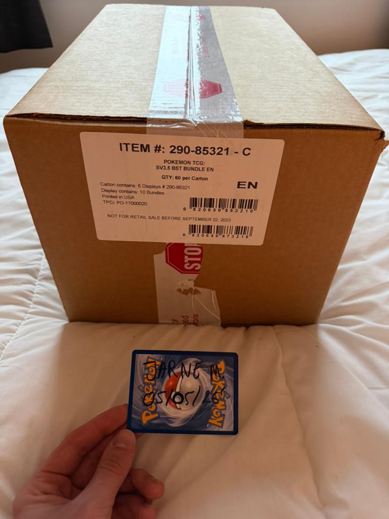 Pokemon 151 bundle display case (6x display), Ophalen, Nieuw, Boosterbox