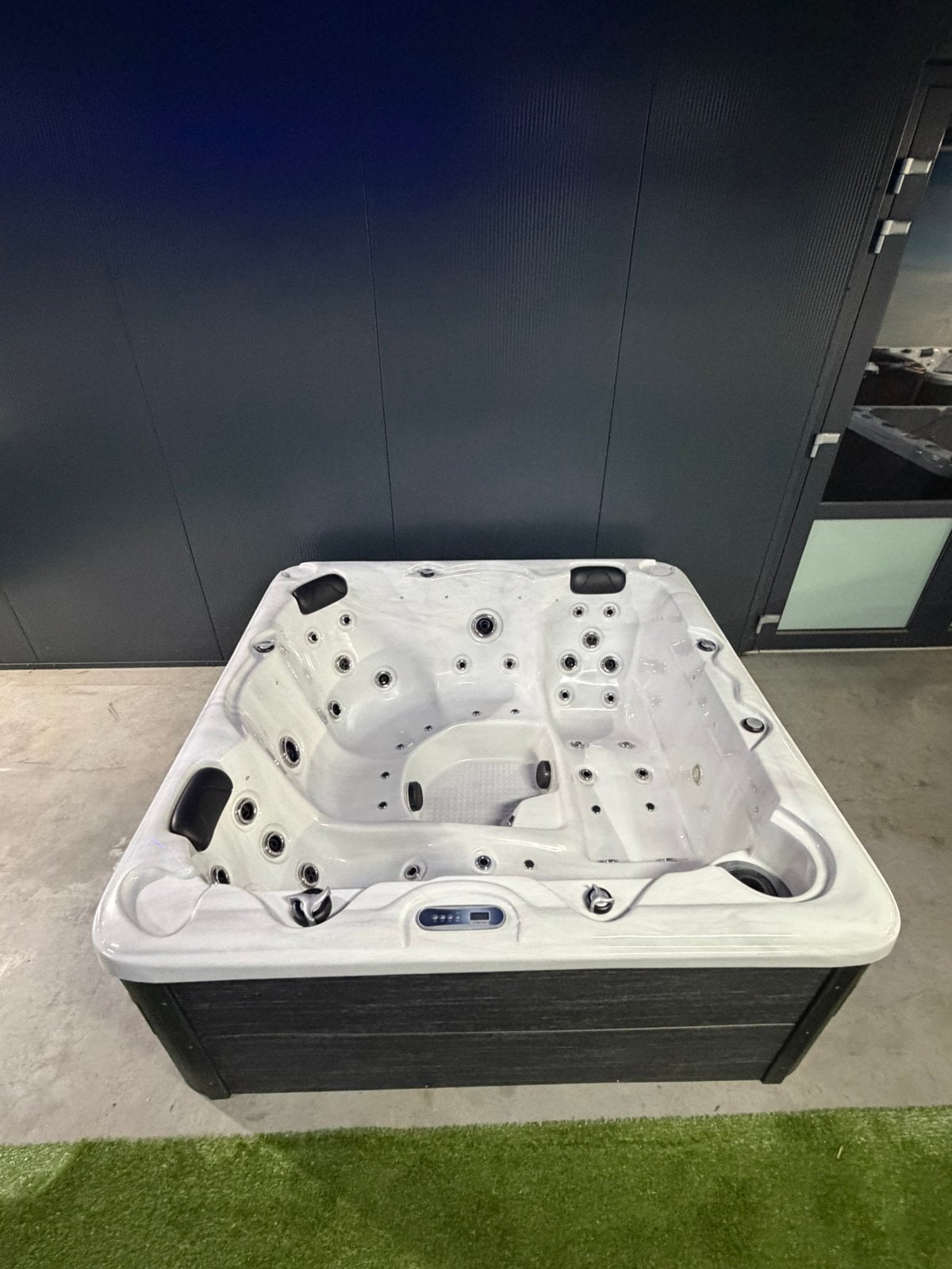 Balboa Jacuzzi 5 personen incl garantie, Ophalen of Verzenden, Zo goed als nieuw, Trap