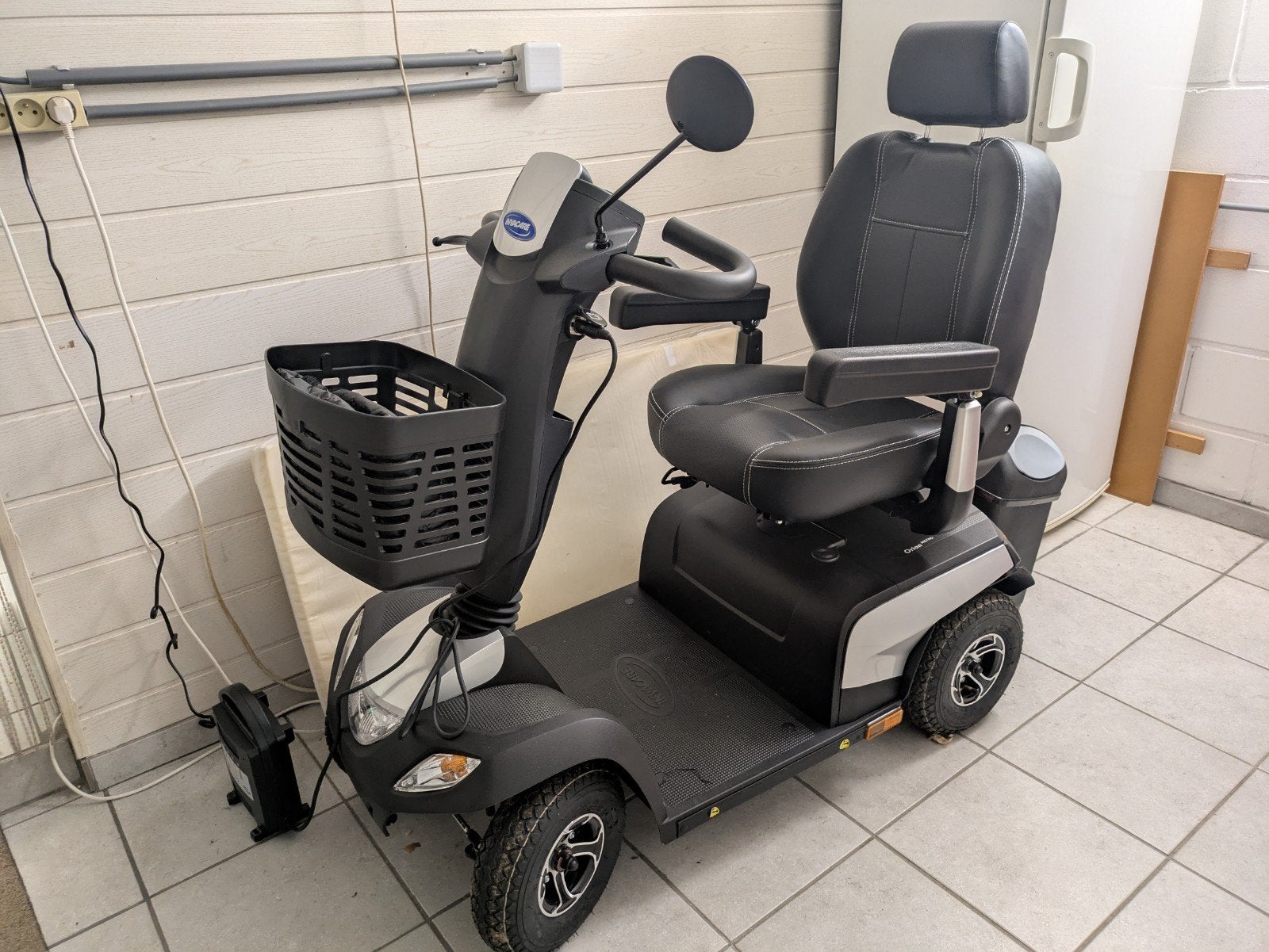 Invacare Orion metro in nieuwstaat, Ophalen, 36 t/m 45 km, 11 t/m 15 km/u, Invacare