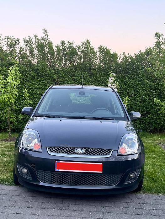 LA VOITURE D'EXPORTATION NE DÉMARRE PAS LA FORD FIESTA, Autos, Achat, 4 portes, Autres couleurs, Autre carrosserie